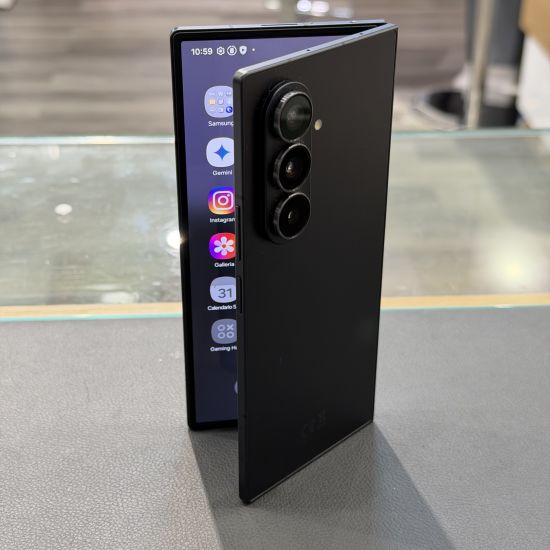 SAMSUNG S22 5G 256GB 8GB RAM