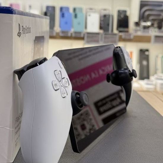 NINTENDO SWITCH OLED WHITE + CUSTODIA  (GENNAIO 2025)