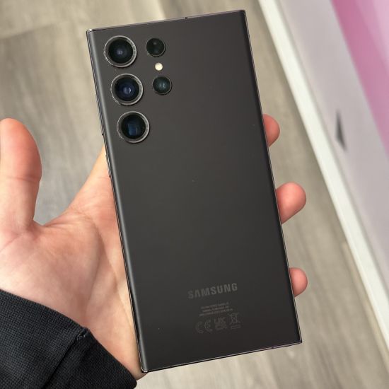 SAMSUNG S25 256GB 12GB RAM MINT
